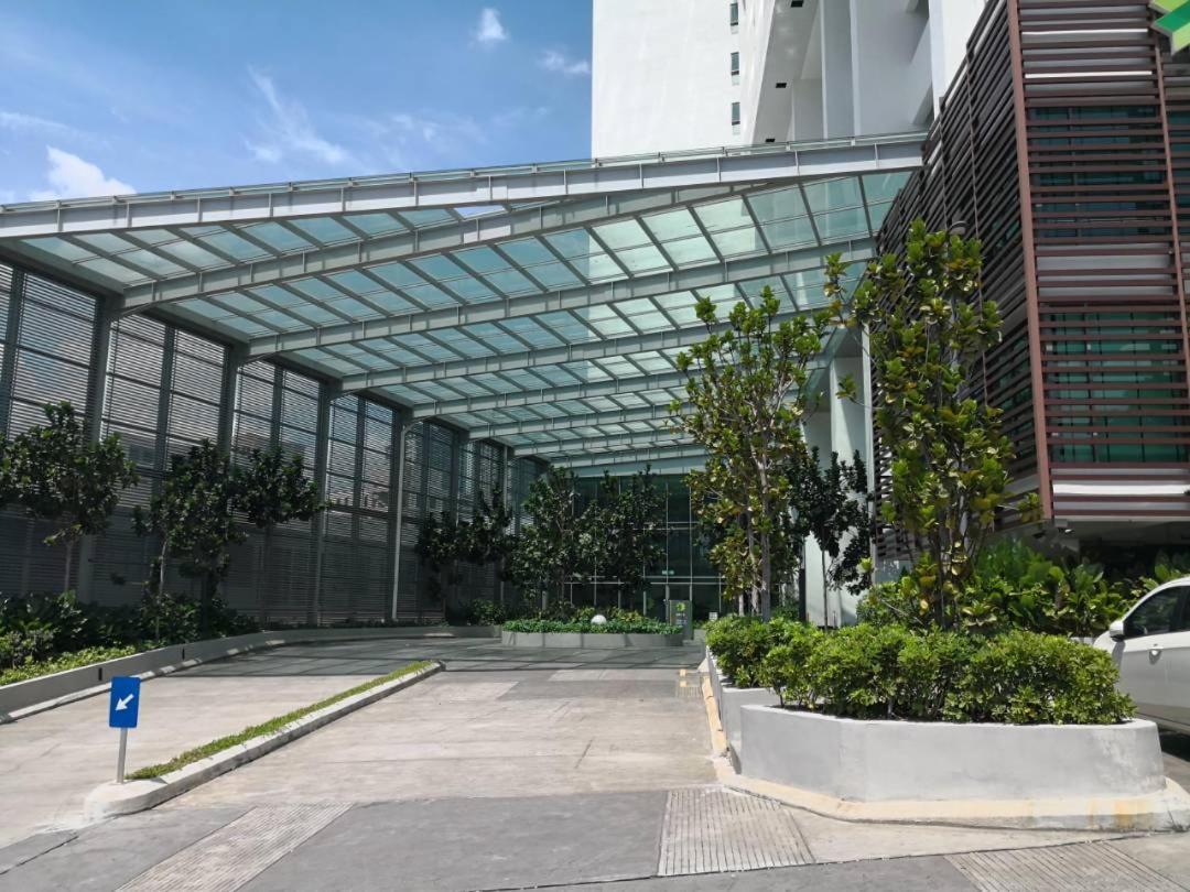 1-2 Guests, Hbo-go Tv, Bali-style In Cybersquare, By Flexihome-my Apartment Cyberjaya