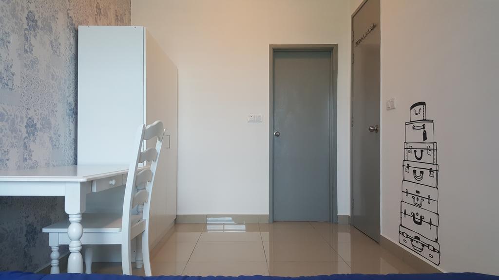 1-2 Guests, Hbo-go Tv, Bali-style In Cybersquare, By Flexihome-my Apartment Cyberjaya