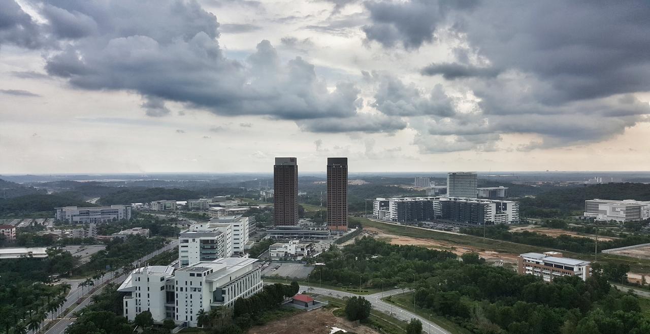 Apartment 1-2 Guests, Hbo-go Tv, Bali-style In Cybersquare, By Flexihome-my Cyberjaya